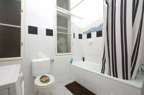 West Budapest Hostel - Photo2
