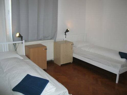 West Budapest Hostel - Photo4