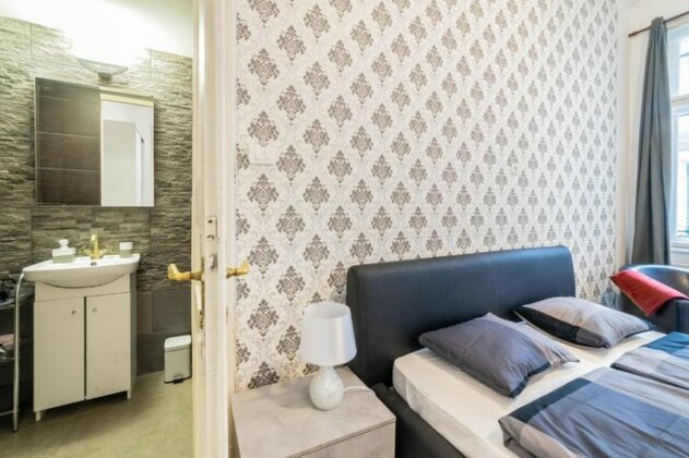White Central Apartment - Photo2