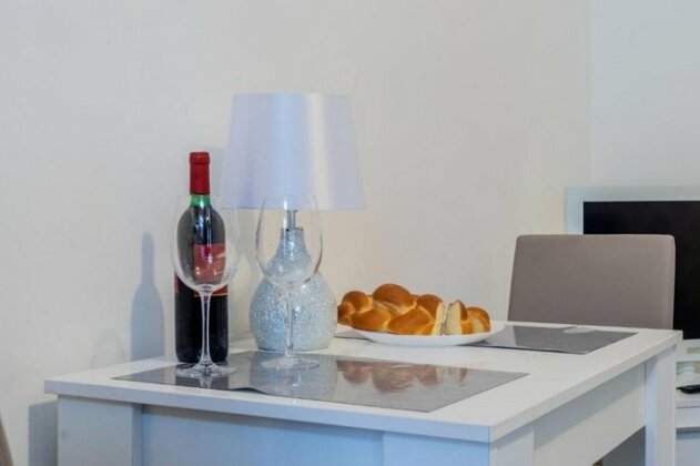 White Central Apartment - Photo3