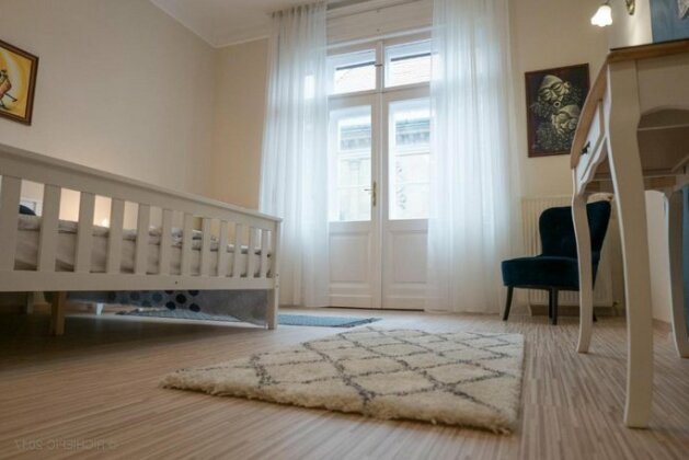 Your Home In Budapest 3BR - Photo4