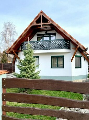 Levendula Vendeghaz Buk - Photo2