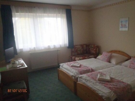 Maraczivilla Guesthouse - Photo2