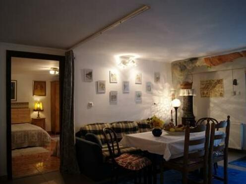 Bacchus Guesthouse - Photo3