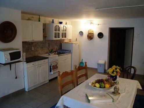 Bacchus Guesthouse - Photo5
