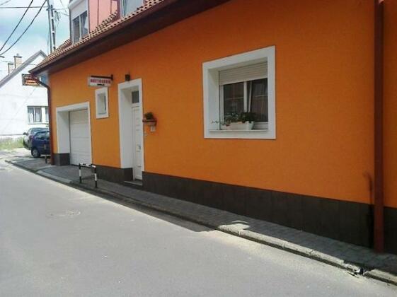 Borostyan Vendeghaz Eger - Photo2