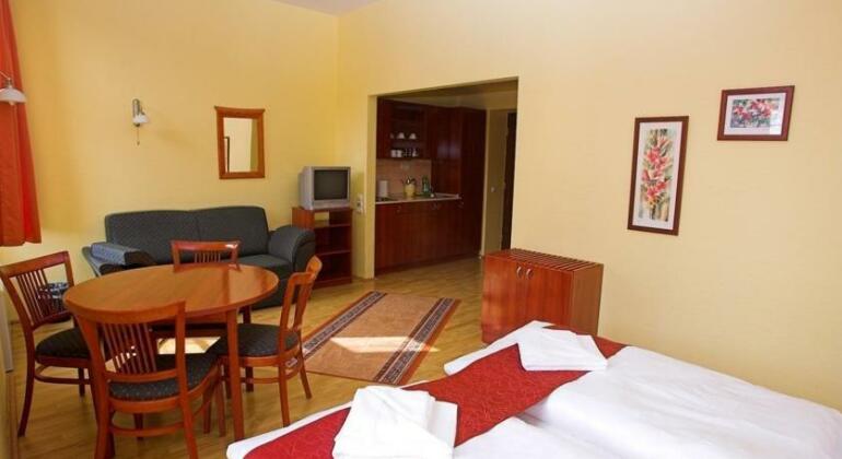 Hotel Aqua Eger - Photo2