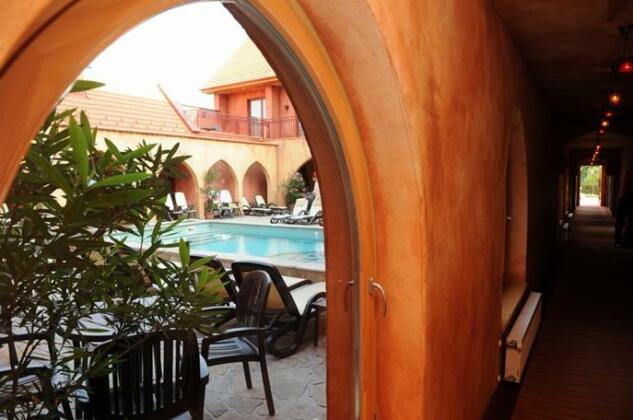 Meses Shiraz Wellness & Trening Hotel - Photo5