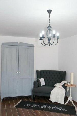 Anita Home - Photo4
