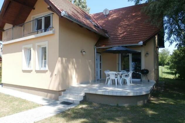 Balaton Villa