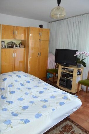 Benedekne Haza - Photo3