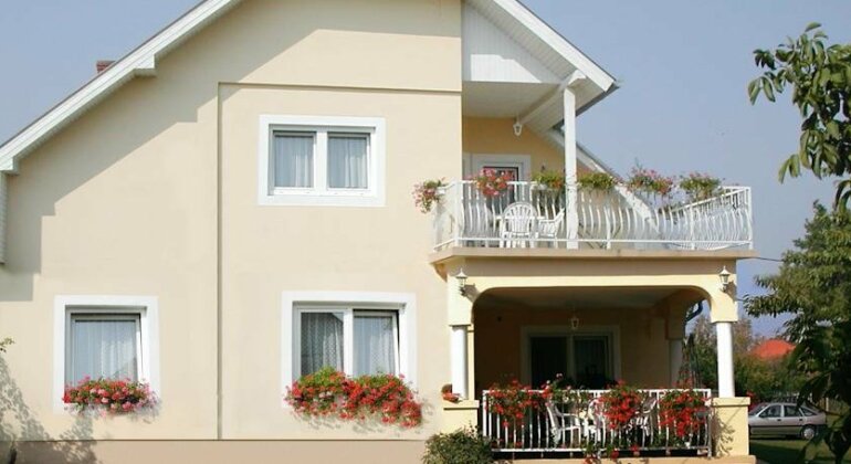 Bor Apartmanhaz