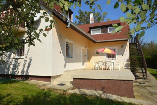 Photo 4