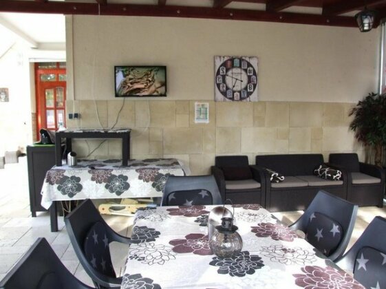 Happy ApartmanHaz - Photo2