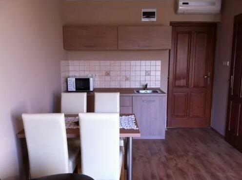 Kiwi Deluxe Apartman - Photo3
