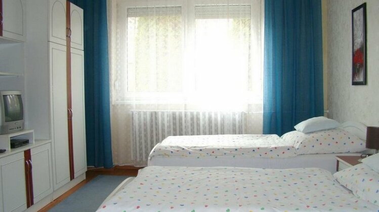 Napfeny Apartmanhaz Gyula - Photo3