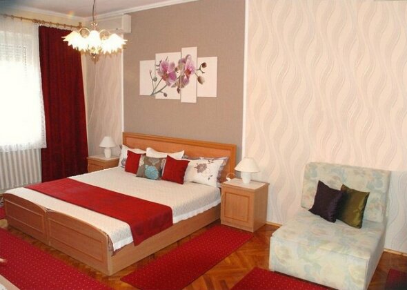 Napfeny Apartmanhaz Gyula - Photo5
