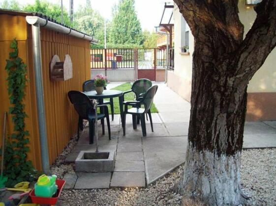 Szivarvany Apartman - Photo4