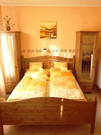 Varkert Apartman - Photo2