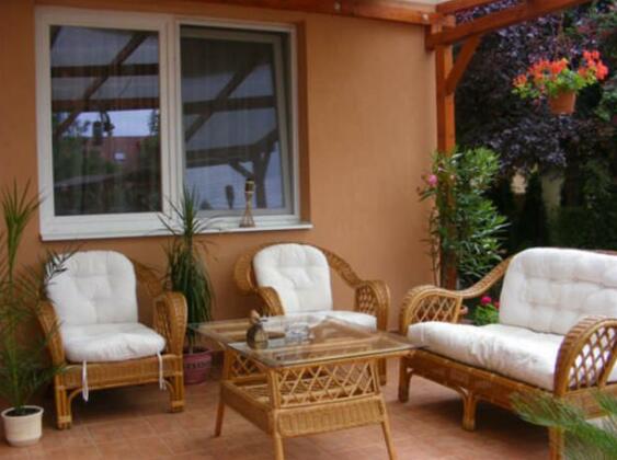 Alom Apartman - Photo2