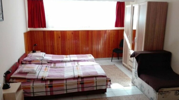Garden Apartmanhaz - Photo5