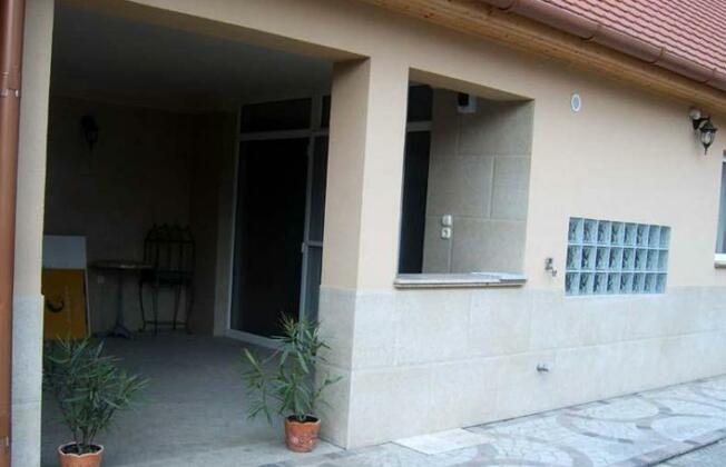 Gombos Apartman - Photo2