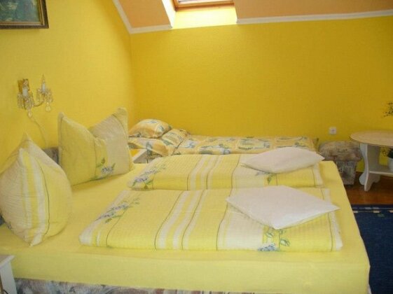 Guest House Tompa U - Photo2