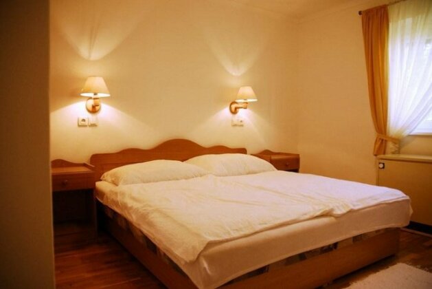 Lanka Apartman - Photo4