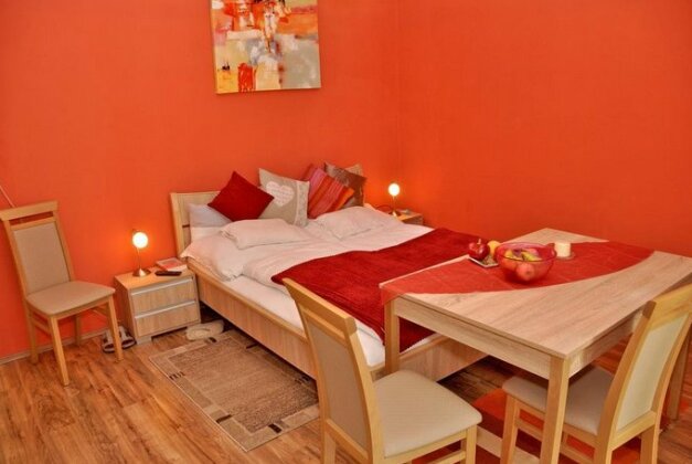 Szilvia Apartmanhaz Harkany - Photo4