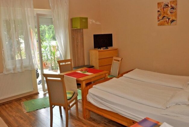 Szilvia Apartmanhaz Harkany - Photo5
