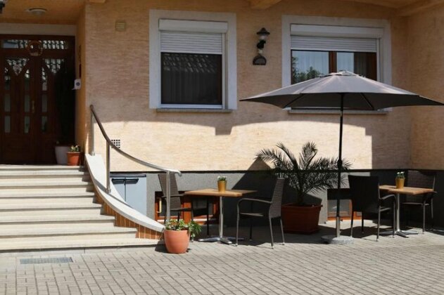 Acs Apartman Heviz - Photo3