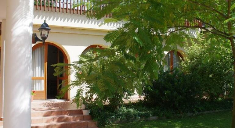 Agnes Hotel - Photo4