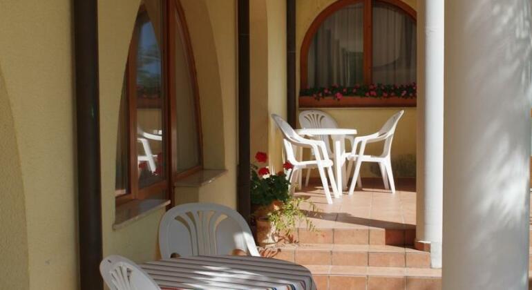 Agnes Hotel - Photo5