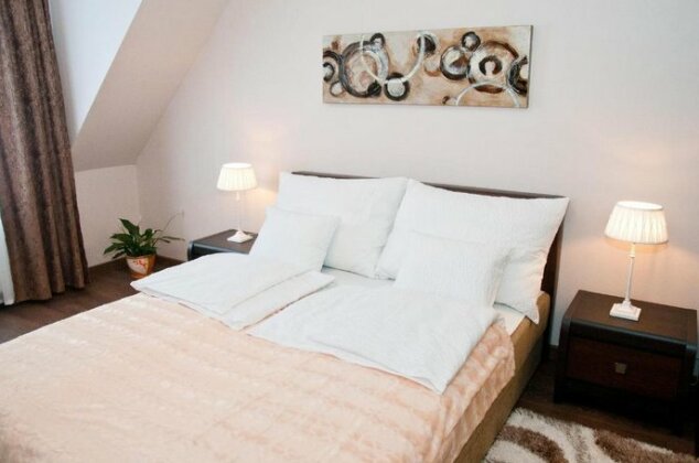 Ametiszt Apartman Heviz - Photo2
