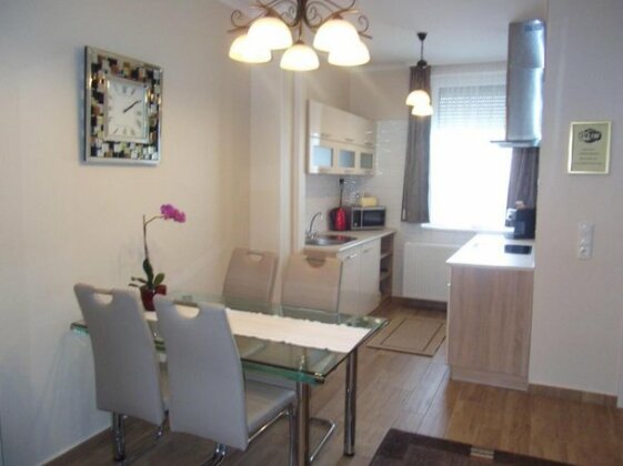 Ametiszt Apartman Heviz - Photo4