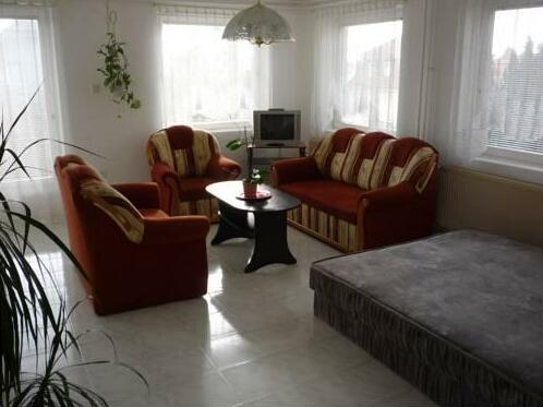 Apartmanhaz King - Photo3