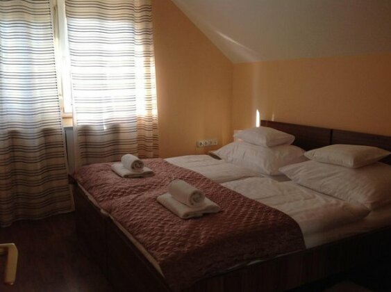 Attila Apartmanhaz Heviz - Photo4