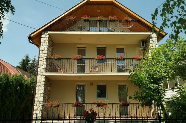 Deluxe Apartments - Photo3