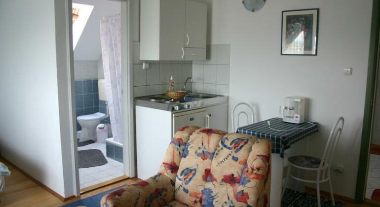 Flora Villa Heviz - Photo3
