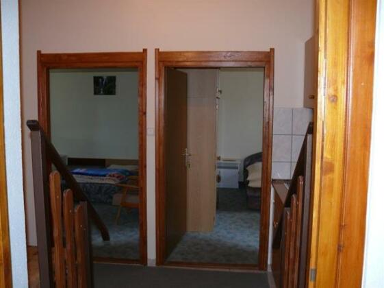 Heviz Yellow Apartmenthouse - Photo4