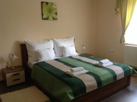 Honved Apartmanhaz Heviz - Photo4