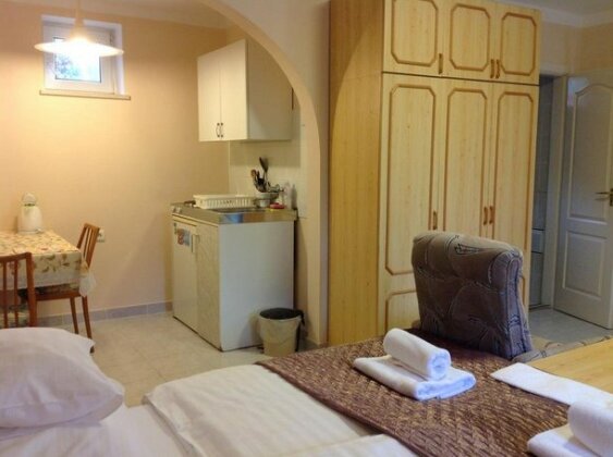 Honved Apartmanhaz Heviz - Photo5