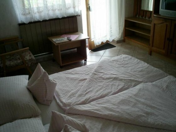 House Black - Photo3