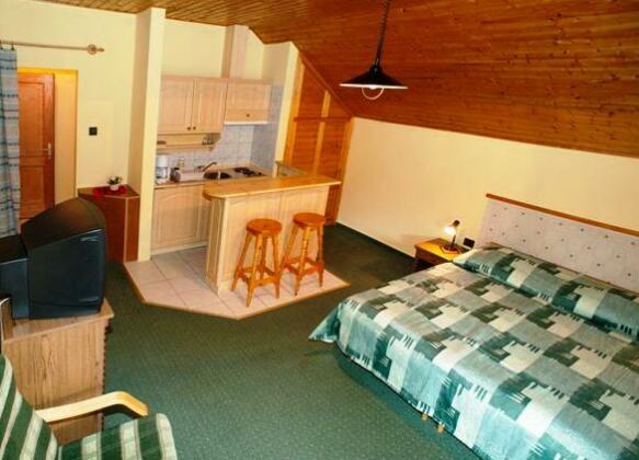 Klara Villa Apartman - Photo4