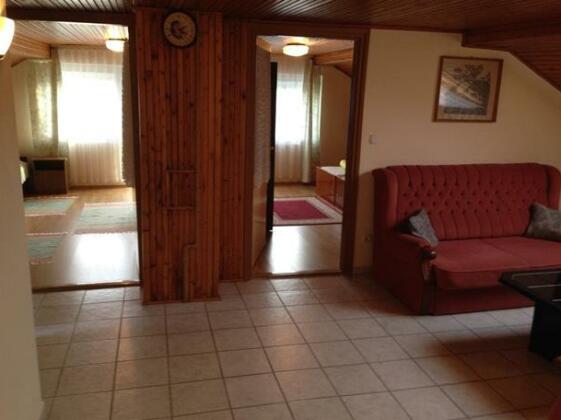 Larisa Villa - Photo5