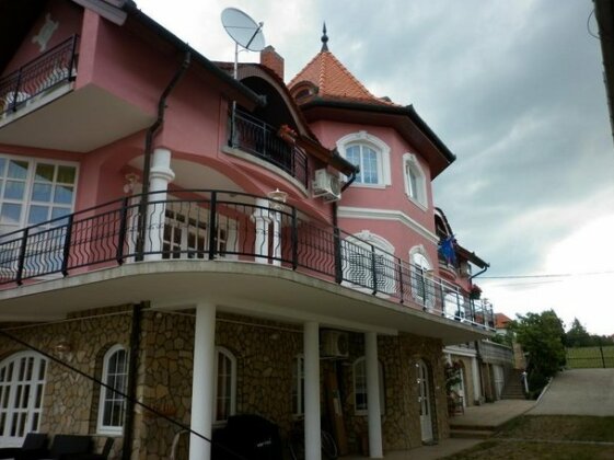 Manor Villa - Photo2
