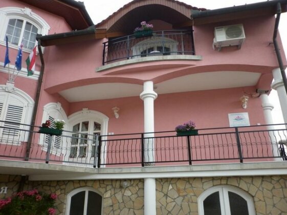 Manor Villa - Photo3