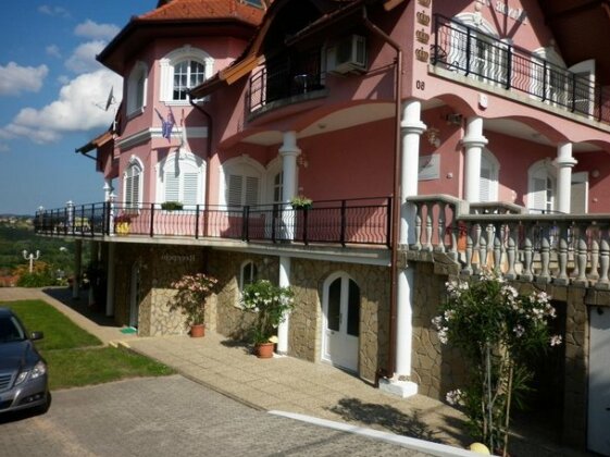 Manor Villa - Photo4