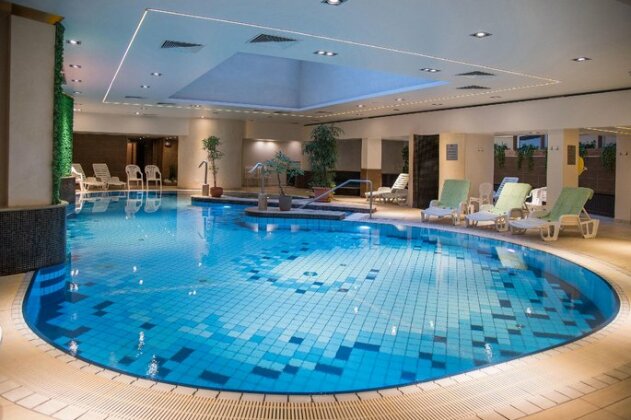 Palace Wellness Apartman Heviz - Photo3