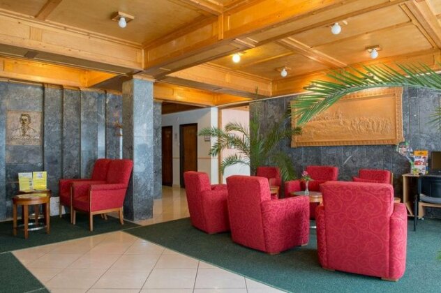 Service 4 You Apartments - Photo2